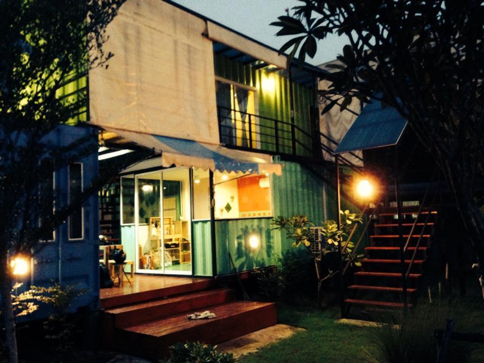 Wh Hostel Bangkok Exterior photo