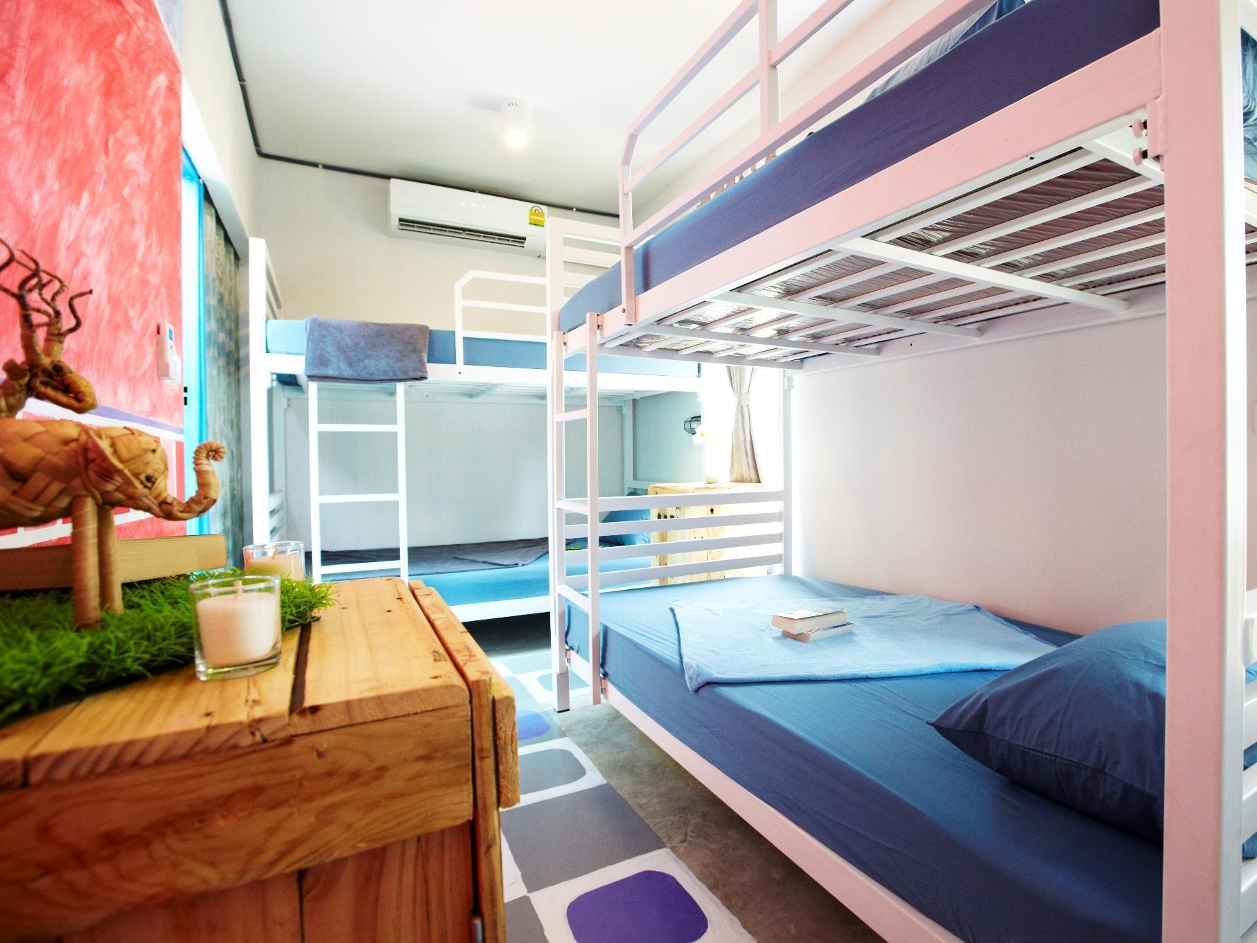 Wh Hostel Bangkok Exterior photo