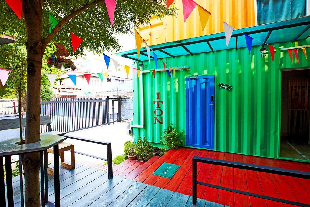 Wh Hostel Bangkok Exterior photo