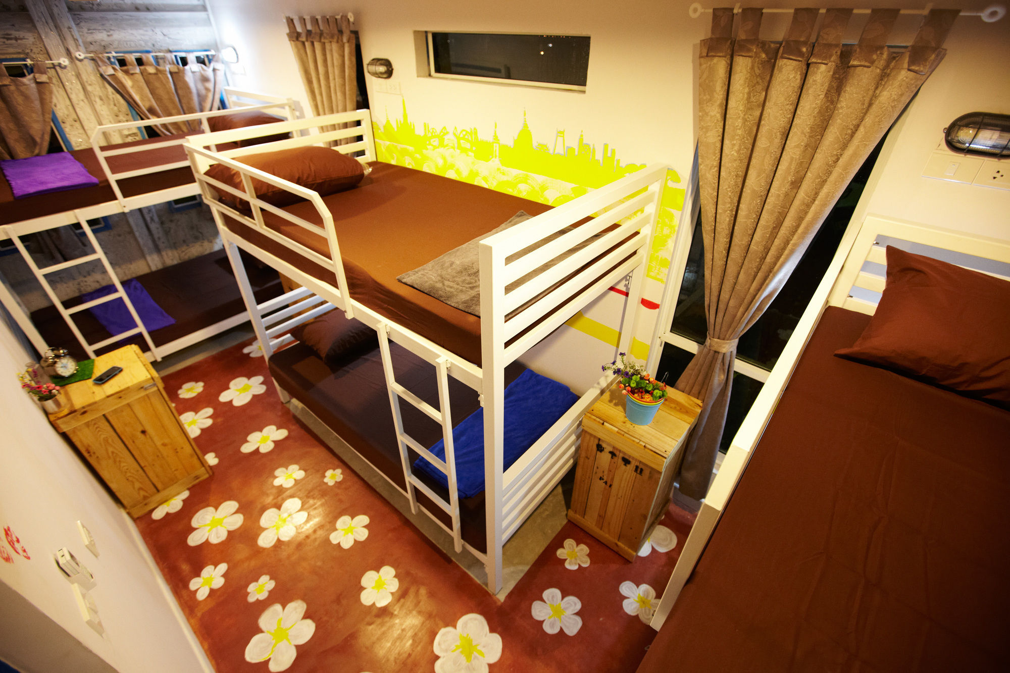 Wh Hostel Bangkok Exterior photo