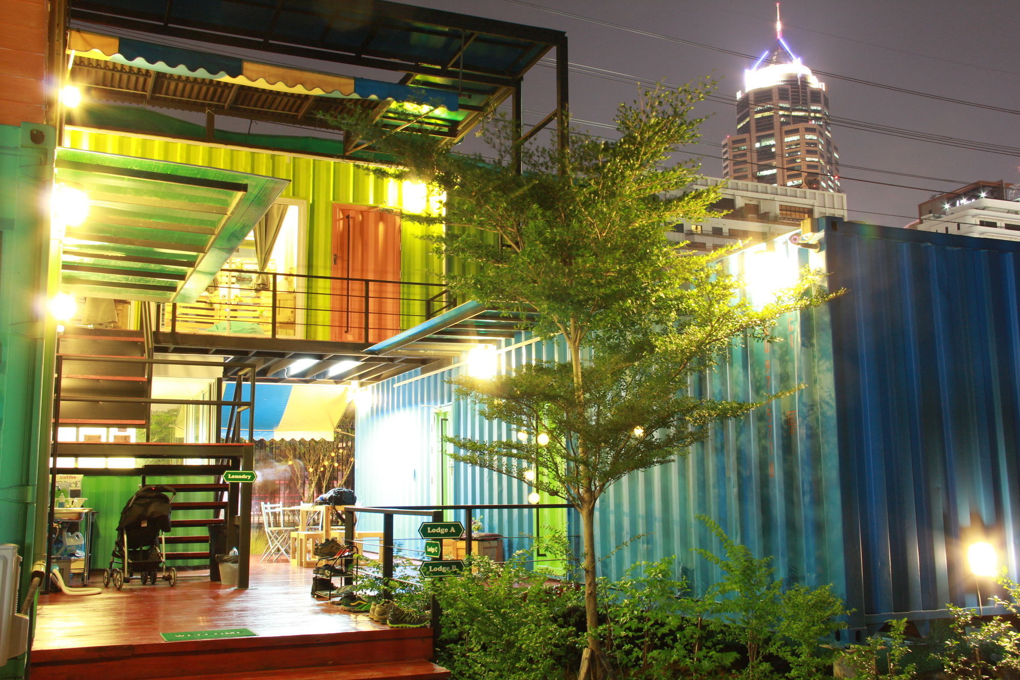 Wh Hostel Bangkok Exterior photo